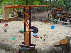 Dźwig w piaskownicy | Śniadówko nad Wkrą - dla dzieci